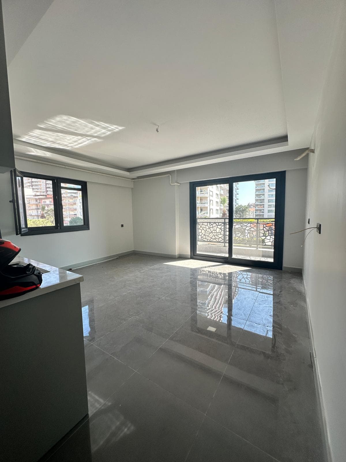 {"v":2,"baslik":"GÜZELHİSAR SATILIK DAİRE","mulk_tipi":"1+1","aciklama":"GÜZELHİSAR MH / 1+1 / ÖN CEPHE / 55M2 NET/ 7.KAT / DOĞALGAZ / ASANSÖR / KAT MÜLKİYETLİ ","firma":"turen","sehir":"Aydın","ilce":"Efeler","mahalle":"GÜZELHİSAR","brut_m2":"60","net_m2":"50","bulundugu_kat":"7","toplam_kat":"7","bina_yasi":"1","banyo_sayisi":"1","isitma":"Doğalgaz (Kombi)","zemin":"Seramik","camlar":"PVC Çift Cam","mutfak_tipi":"Açık Mutfak","balkon":true,"esyali":false,"ankastre":true,"site_ici":true,"guvenlik":false,"asansor":true,"otopark":"Açık Otopark","aidat":"500","havuz":false,"spor_salonu":false,"cocuk_parki":false,"manzara":"Şehir","cephe":"Kuzey","video_orbit_url":"","video_normal_url":"https://crwmgjhsvwopeeqpcopi.supabase.co/storage/v1/object/public/ilanlar/videos/normal_1776855784642.mp4"}